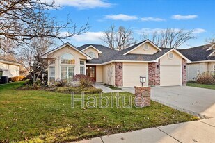 393 E Trailside Dr in Eagle, ID - Building Photo