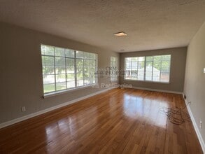 2101 N Wheeling Ave in Muncie, IN - Building Photo - Building Photo