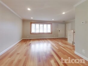 2006 Kirklin Dr in Oxon Hill, MD - Foto de edificio - Building Photo