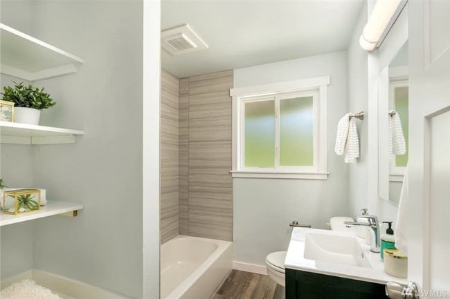 6534 25th Ave SW in Seattle, WA - Building Photo - Building Photo
