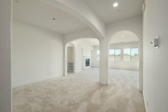 1257 Rdg Crk Ests Wy in Dinuba, CA - Building Photo - Building Photo