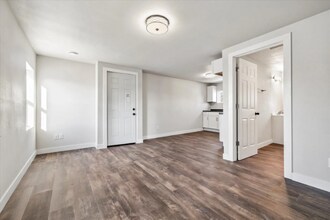 224 Doty St, Unit B in Fond du Lac, WI - Building Photo - Building Photo