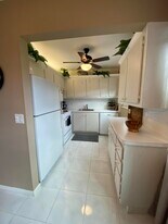 72 Newport D in Deerfield Beach, FL - Building Photo