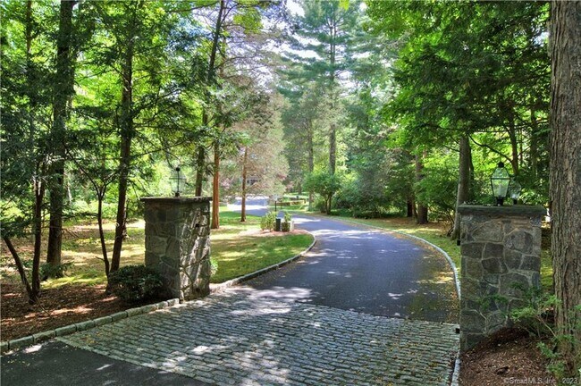 62 Weston Rd in Westport, CT - Building Photo - Building Photo