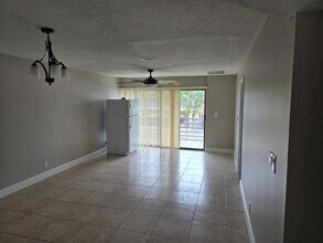 7830 Northwest 33rd Street in Hollywood, FL - Building Photo - Building Photo