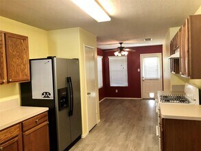 5206 Sage Cir in Baytown, TX - Building Photo - Building Photo