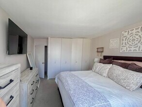 70 W Burton Pl, Unit 1508 in Chicago, IL - Foto de edificio - Building Photo