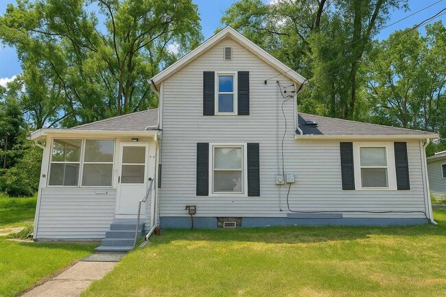 117 W Monroe St