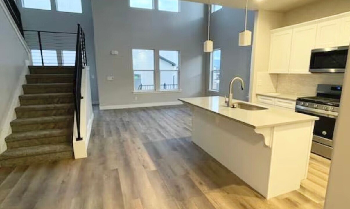 13969 S Silver Peak Ln in Herriman, UT - Building Photo