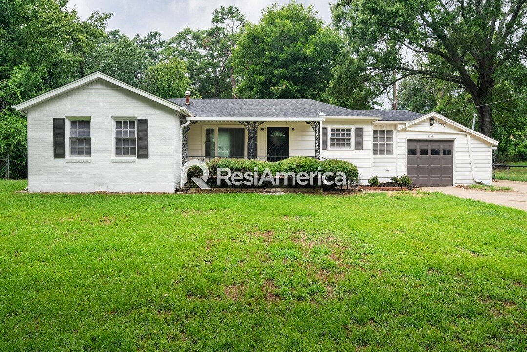 3367 E Rosita Cir in Memphis, TN - Building Photo