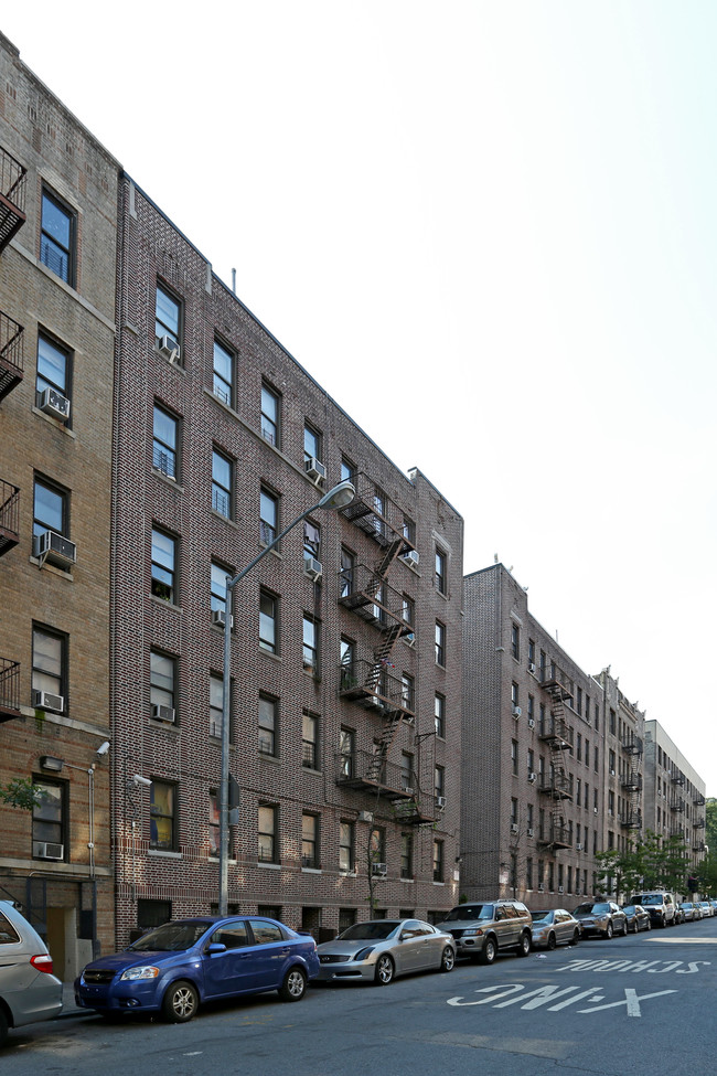 90 Ellwood St in New York, NY - Foto de edificio - Building Photo