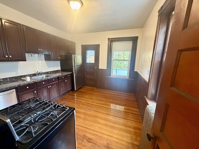 807 Centre St in Boston, MA - Building Photo - Building Photo