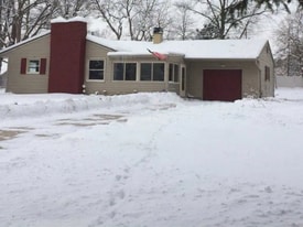 10118 Holaday Dr W in Carmel, IN - Building Photo