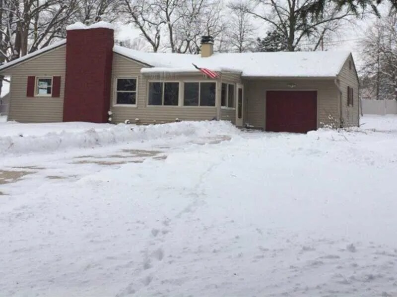 10118 Holaday Dr W in Carmel, IN - Building Photo