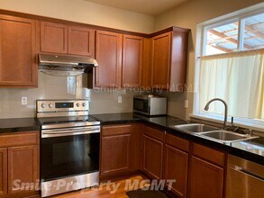 12500 SE Bush St in Portland, OR - Building Photo - Building Photo