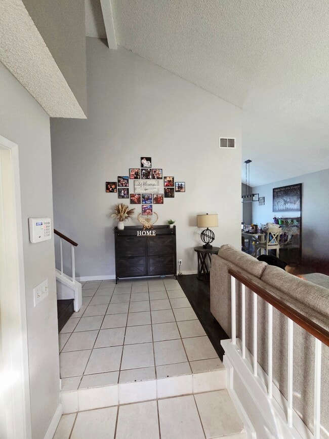 22 Ridge Crest Cir in Pomona, CA - Building Photo - Building Photo