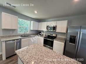 1514 Indigo Creek Dr in Zebulon, NC - Foto de edificio - Building Photo