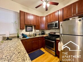 2620 W Armitage Ave, Unit 1 in Chicago, IL - Foto de edificio - Building Photo