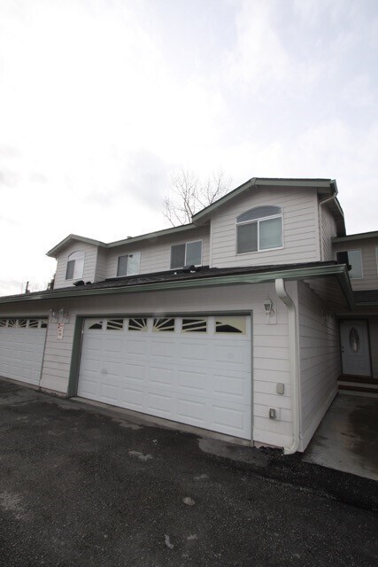 8385 Duben Ave in Anchorage, AK - Building Photo