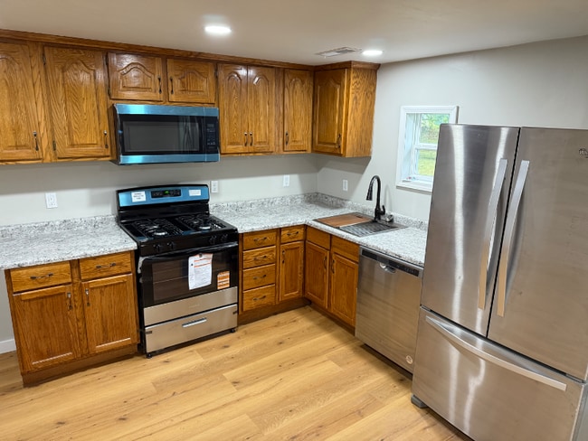 2139 W Walnut St in Springfield, MO - Foto de edificio - Building Photo