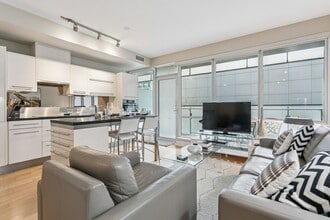 80 John St in Toronto, ON - Building Photo - Building Photo