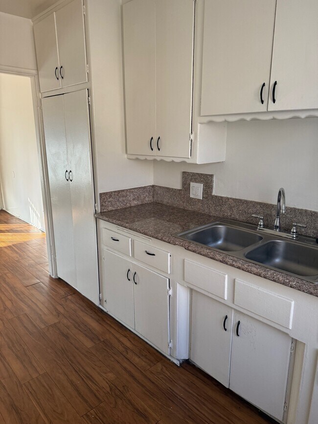 212 Santa Fe S Ave, Unit 1