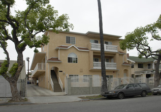 1515 N Kingsley Dr in Los Angeles, CA - Foto de edificio - Building Photo