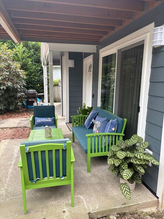 519 Burnett Ave S in Renton, WA - Building Photo