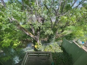 2121 E Barnett Rd in Medford, OR - Building Photo - Building Photo