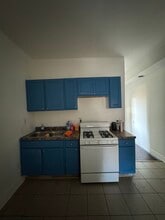 8835 S Commercial Ave in Chicago, IL - Building Photo - Building Photo
