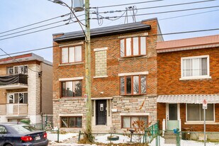 1120 Sherbrooke St in Lachine, QC - Building Photo