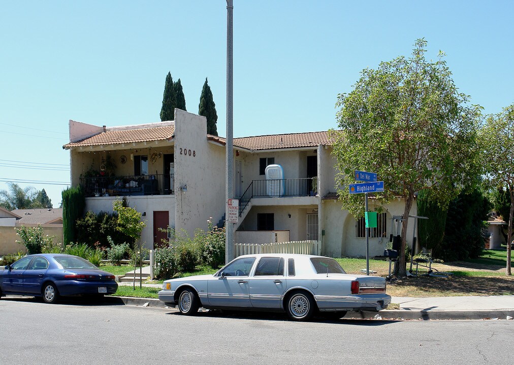 2008 N Highland St in Orange, CA - Foto de edificio