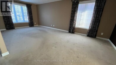 12 Revelstoke Ct in Barrie, ON - Building Photo - Building Photo