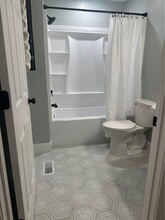 3940 Halehaven Dr in Paducah, KY - Building Photo - Building Photo