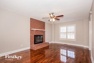 120 Hunters Pointe Dr, Unit 817-C-A in Dallas, NC - Building Photo - Building Photo