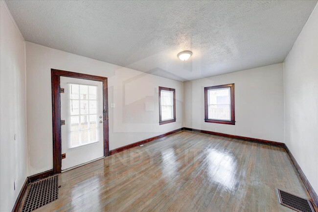 3032 W Mooresville Rd in Indianapolis, IN - Building Photo - Building Photo