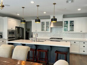 936 Woodbury Ln in Davis, CA - Building Photo - Building Photo