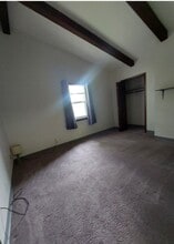 1226 Schweitzer Rd, Unit 101 in McKeesport, PA - Foto de edificio - Building Photo