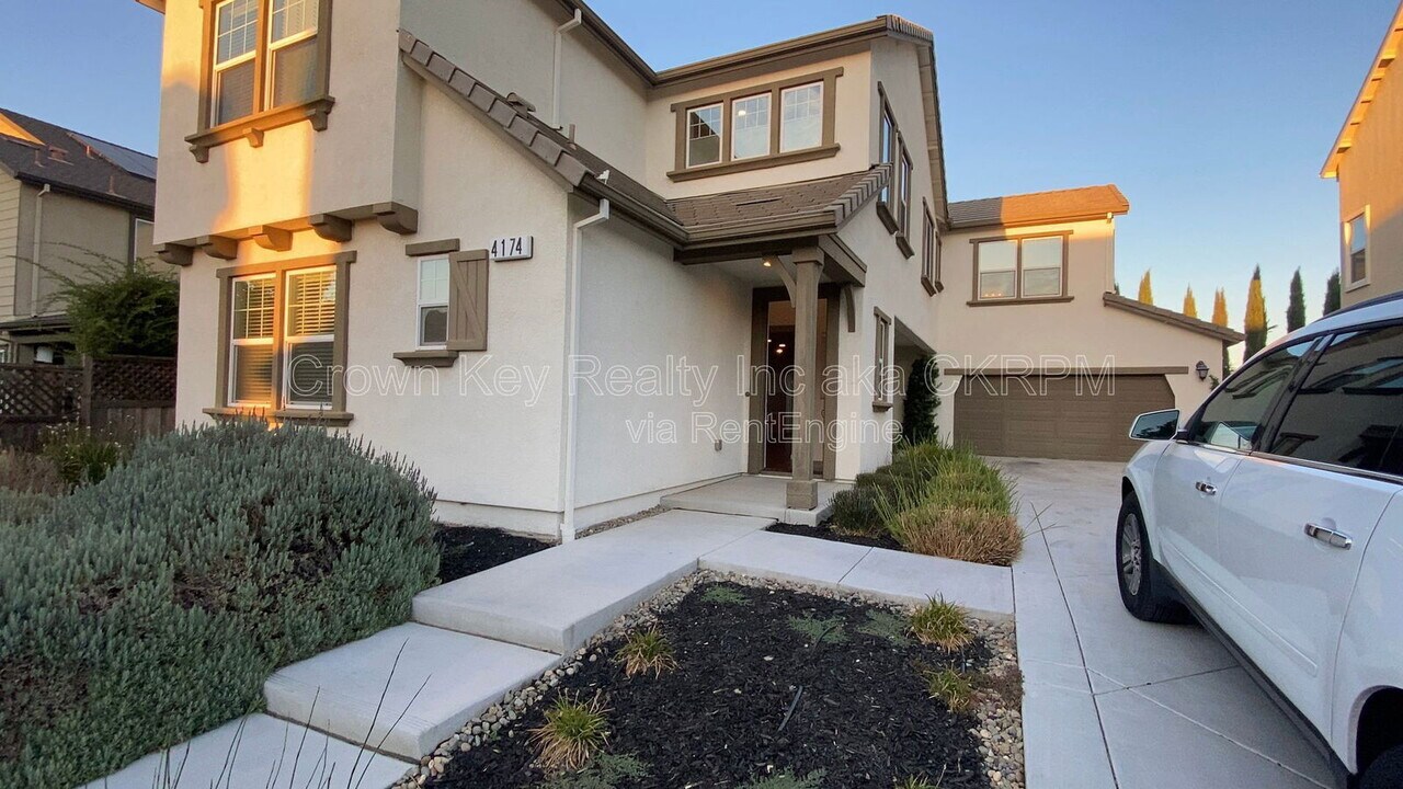 4174 Avalon St in Tracy, CA - Building Photo