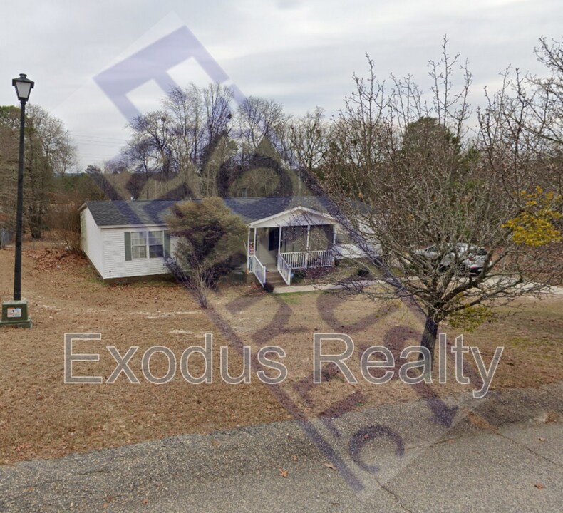 10 Forest Manor Dr in Sanford, NC - Building Photo