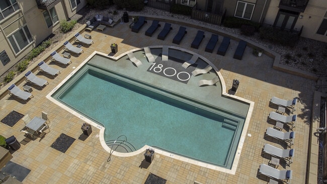 1800 Broadway in San Antonio, TX - Foto de edificio - Building Photo