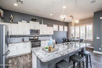 10412 E Acoma Dr in Scottsdale, AZ - Building Photo - Building Photo