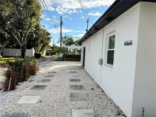 4131 1st Ave N-Unit -4131 1/2 in St. Petersburg, FL - Building Photo - Building Photo