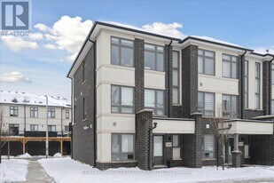 1425 Bradenton Path in Oshawa, ON - Building Photo