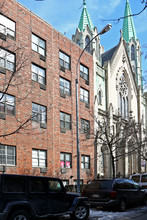 317 W 22nd St in New York, NY - Building Photo - Building Photo