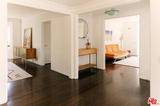 4217 Cromwell Ave in Los Angeles, CA - Building Photo - Building Photo