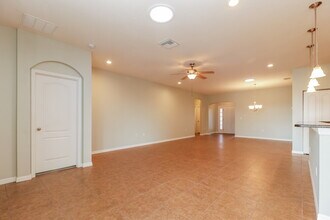 6442 Twin Bridges Dr in Zephyrhills, FL - Building Photo - Building Photo