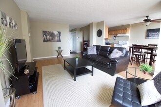 9808-9808-103 103 St NW in Edmonton, AB - Building Photo - Building Photo