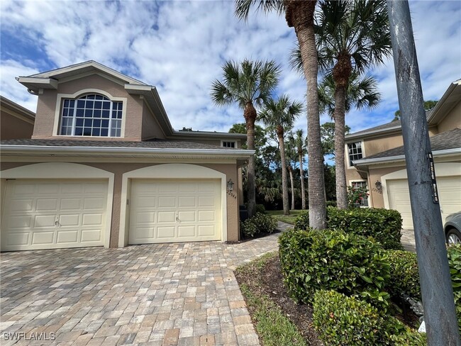 22944 Lone Oak Dr in Estero, FL - Foto de edificio - Building Photo