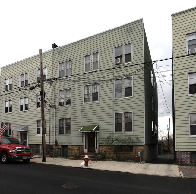 235 Liberty Ave in Jersey City, NJ - Building Photo - Building Photo